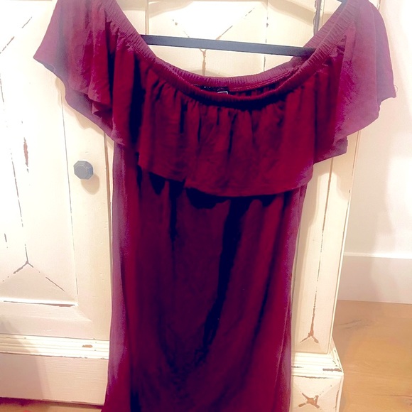 NEW, FSU, Garnet Color, Ruffle Off The Shoulder Top, Size Large - Picture 9 of 10